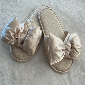 Elegant Cream Bow Slippers